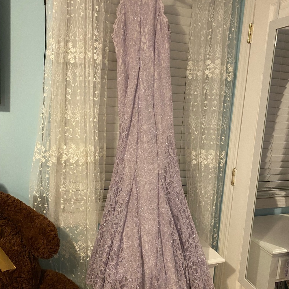 gorgeous gown for a junior in a lilac size 8